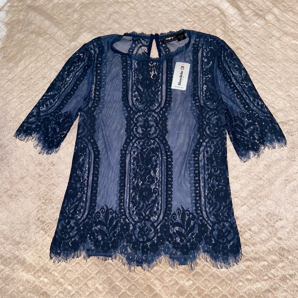 NWT Xs top